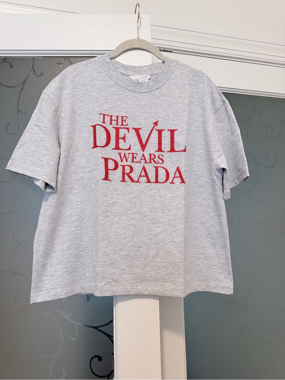 Zara Light Gray Short-Sleeve Tee with Red 'The Devil Wears Prada' Graphic